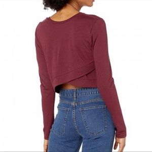 Beyond Yoga Back Out Reversible Cropped Pullover
Color Team Burgundy